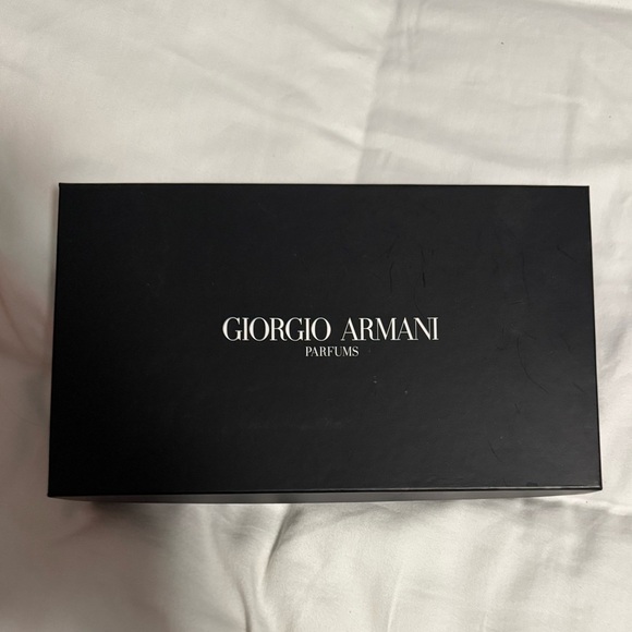 Giorgio Armani Parfumes NIB Black unisex pouch! Comes in box!